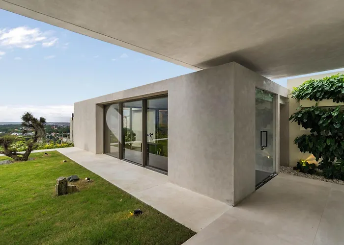 別荘 Rumah Ardjuno - 3br Quiet Luxury Hillside Retreat With Ocean & Mountain View *