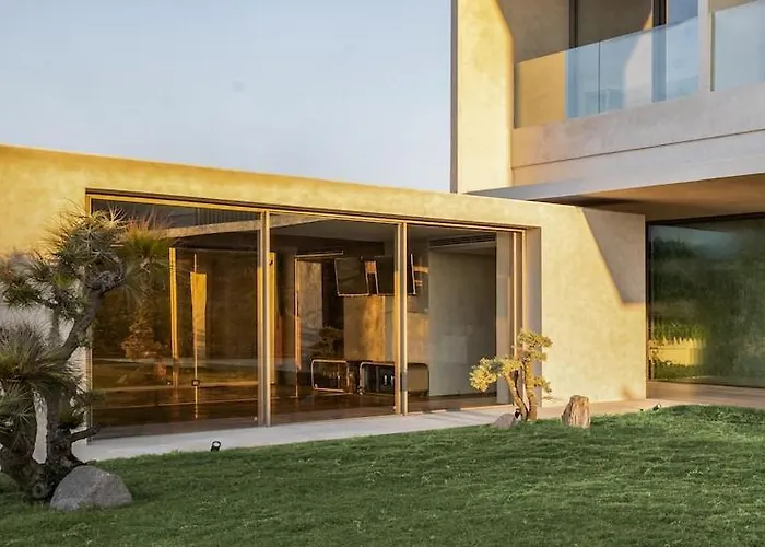 Rumah Ardjuno - 3br Quiet Luxury Hillside Retreat With Ocean & Mountain View 別荘 ジンバラン